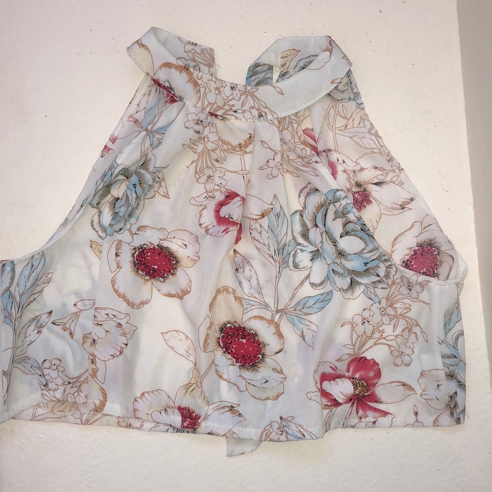 Two piece set- high waisted and cropped top